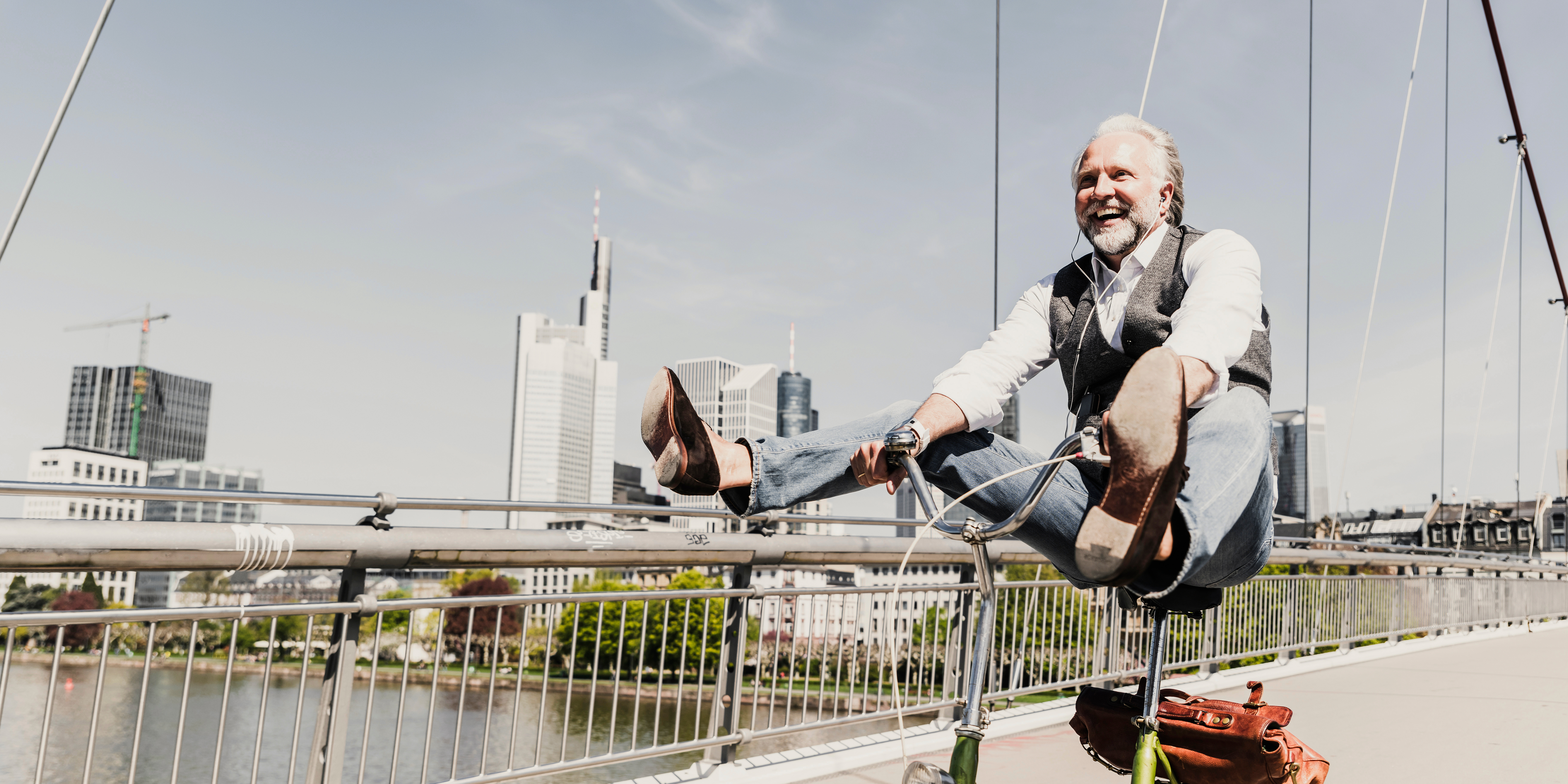 man op fiets gespiegeld